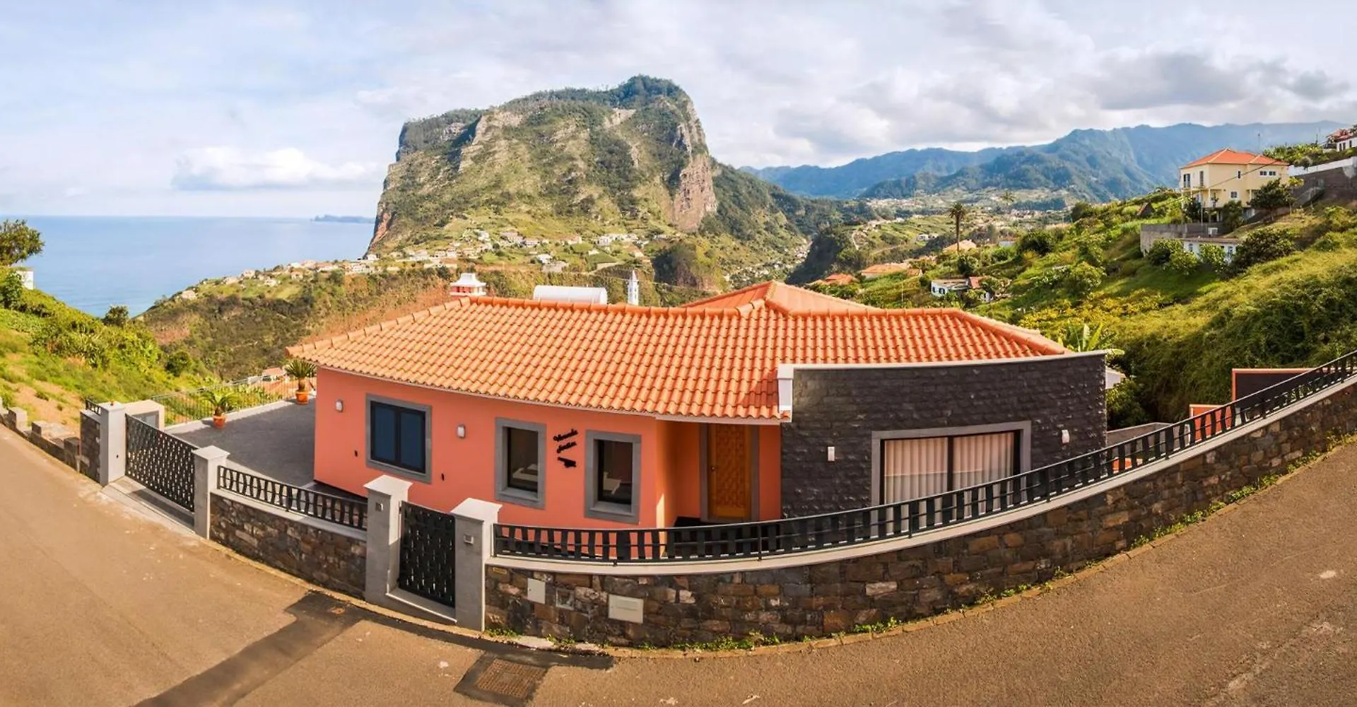 Elegantes Haus In Santana Mit Garten Und Grill São Roque do Faial Feriehus